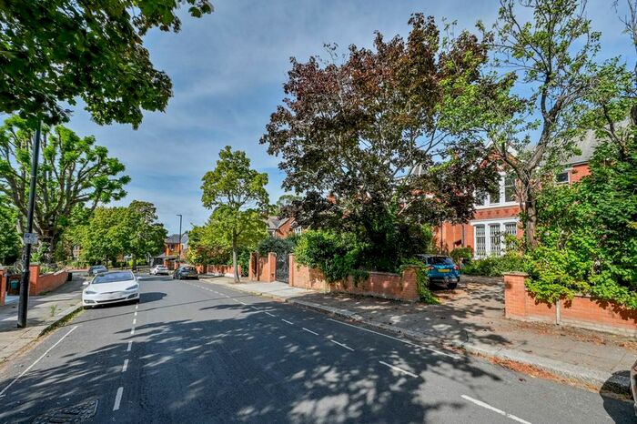 Studio To Rent In Park Hill, Ealing Broadway, London, W5