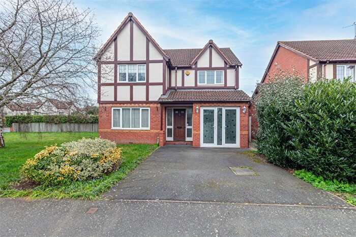 4 Bedroom Detached House For Sale In Agatha Gardens, Fernhill Heath, Worcester, WR3