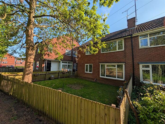 2 Bedroom Maisonette To Rent In Linnet Close, Coventry, CV3