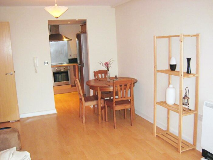 2 Bedroom Flat To Rent In West Street, City Centre, Sheffield, S1