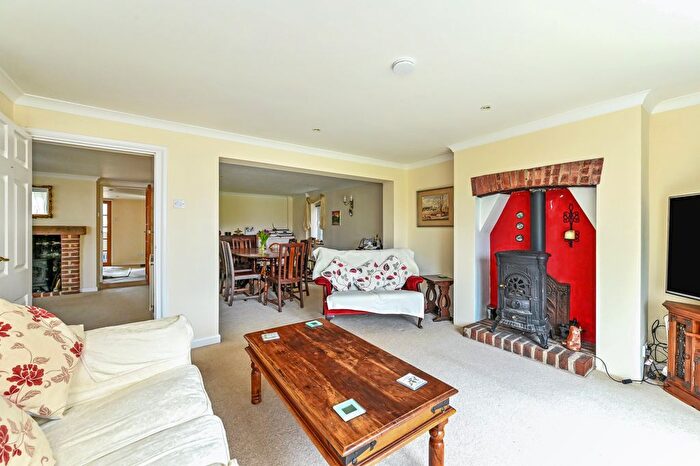 5 Bedroom Detached House For Sale In Longmoor Road, Greatham, Liss, GU33