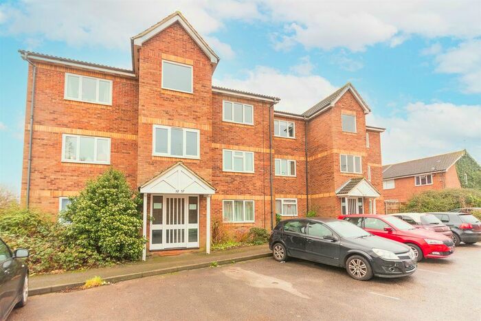 1 Bedroom Flat To Rent In Simmonds Close, Binfield, RG42