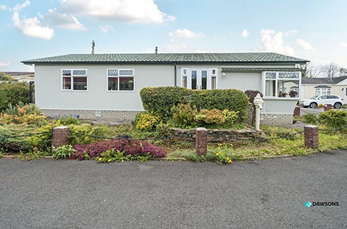 2 Bedroom Mobile/park Home For Sale In Estuary Park, Llangennech, Llanelli, SA14