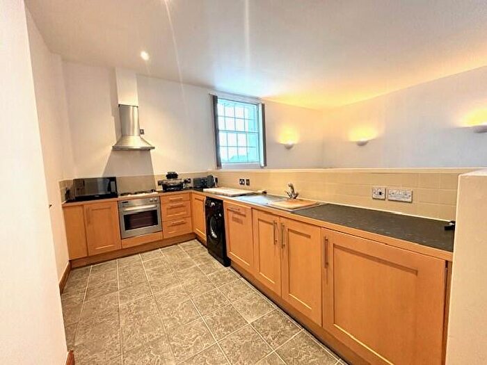 2 Bedroom Apartment To Rent In Lowgate, Hull, HU1