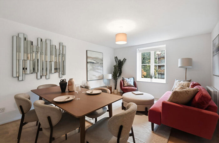 2 Bedroom Flat For Sale In Stoneyard Lane, Canary Wharf, E14