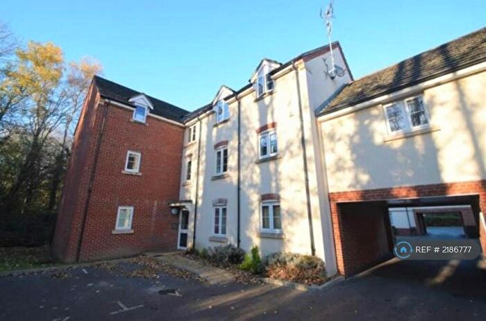 2 Bedroom Flat To Rent In Crestwood View, Eastleigh, SO50