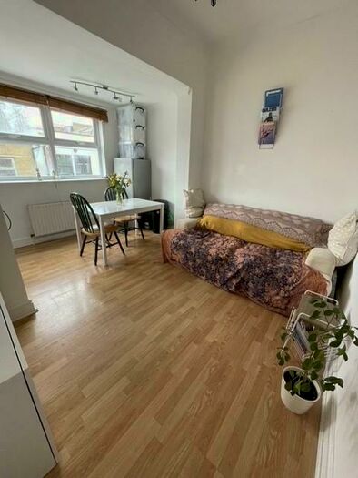 2 Bedroom Apartment To Rent In Rectory Road, London, N16