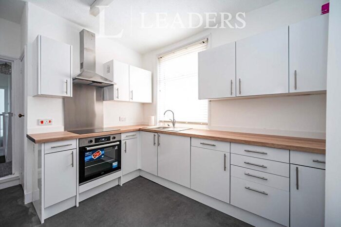 2 Bedroom Flat To Rent In Gains Road, Southsea, PO4