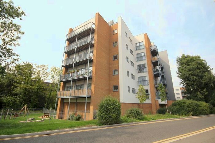 1 Bedroom Flat To Rent In Sovereign Way, Tonbridge, TN9