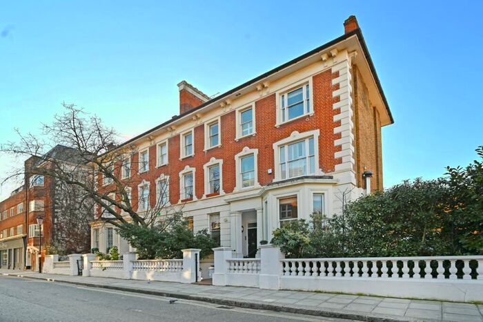 4 Bedroom Semi-Detached House To Rent In Gilston Road, SW10