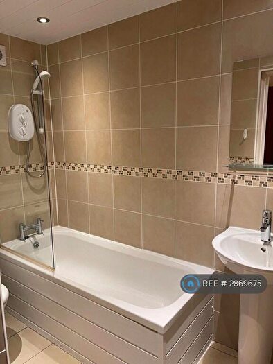 2 Bedroom Flat To Rent In Leyden Court, Glasgow, G20