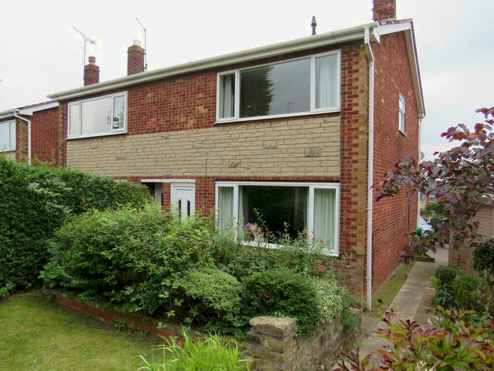 3 Bedroom Semi-Detached House To Rent In Primrose Avenue, Rotherham, Brinsworth, S60