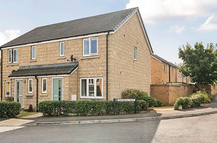 3 Bedroom Semi-Detached House For Sale In Swanmead Drive, Ilminster, Somerset, TA19