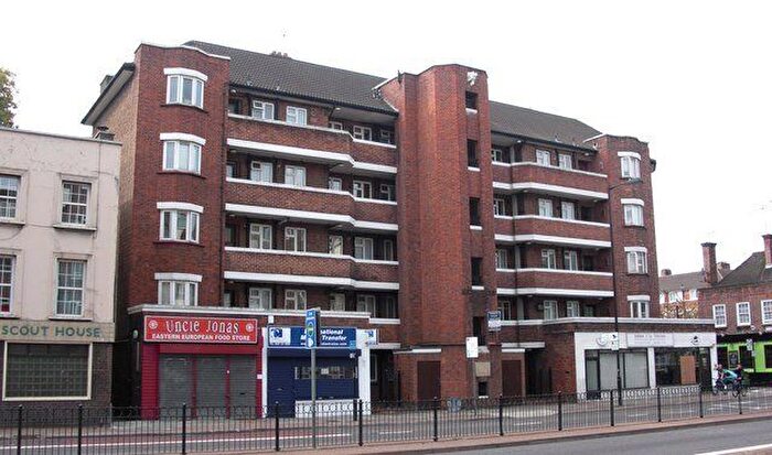 Studio To Rent In Jamaica Road, London, SE16