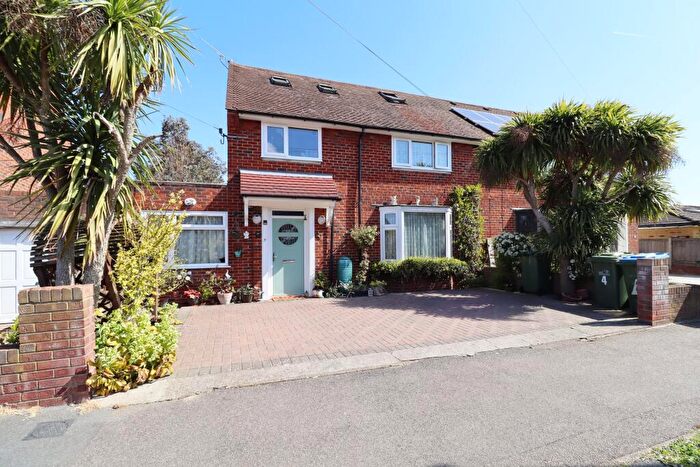 6 Bedroom Semi Detached House For Sale In Hambledown Road, Sidcup, DA15