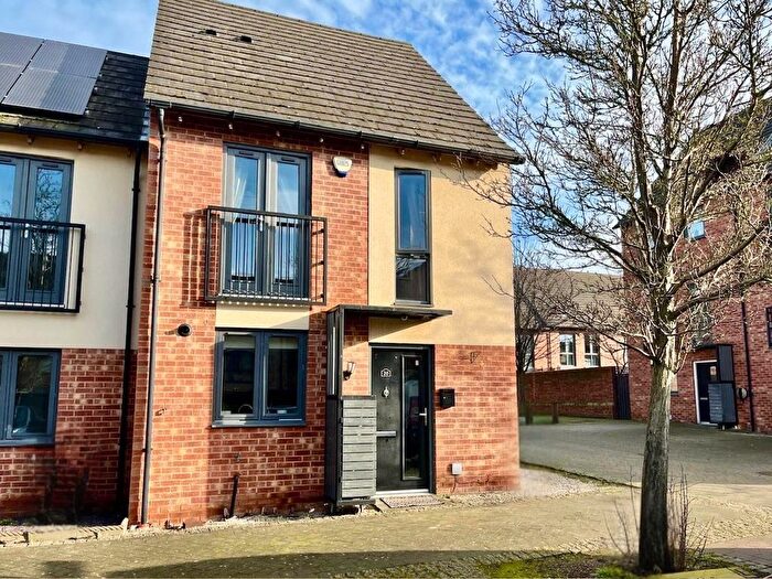 3 Bedroom End Of Terrace House To Rent In Goldcrest Road, Allerton Bywater, Castleford, WF10