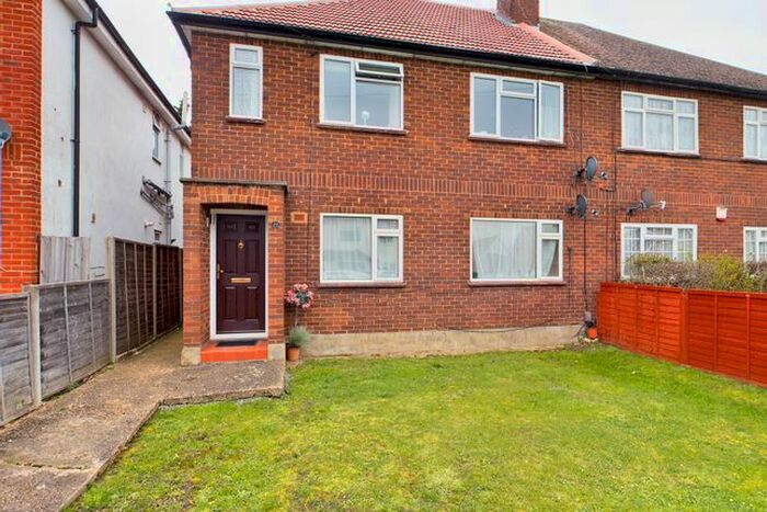 2 Bedroom Flat For Sale In Great Central Avenue, Ruislip, HA4