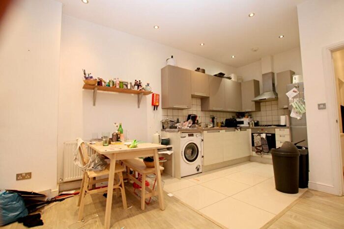 3 Bedroom Flat To Rent In Staverton Road, Willesden Green, NW2