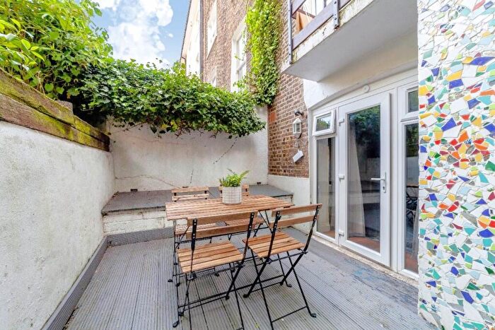 1 Bedroom Flat To Rent In Belsize Avenue, Belsize Park, NW3