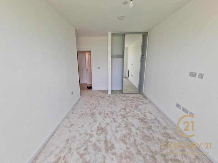 1 Bedroom Flat To Rent In Fielders Crescent, Barking, IG11