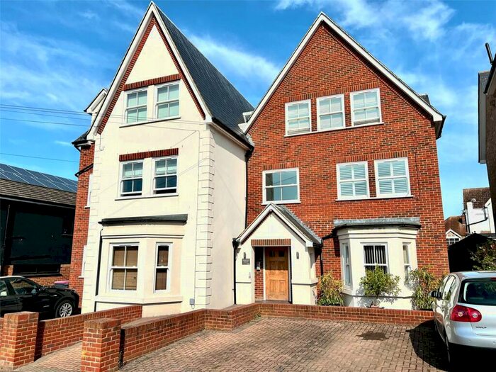 2 Bedroom Flat To Rent In Vere Road, Broadstairs, Kent, CT10