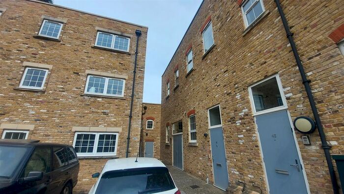 2 Bedroom Flat To Rent In Horton Road, South Darenth, Dartford, DA4