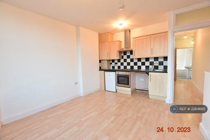 1 Bedroom Flat To Rent In T L House, Luton, LU1