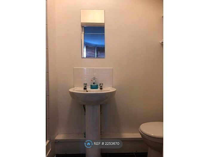 1 Bedroom Flat To Rent In Broad Dean, Eaglestone, Milton Keynes, MK6