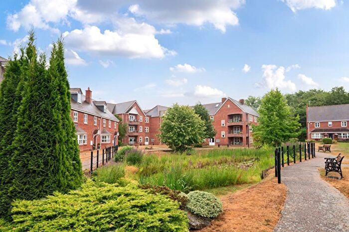 3 Bedroom Flat For Sale In Woodfield Gardens, Hereford, HR2