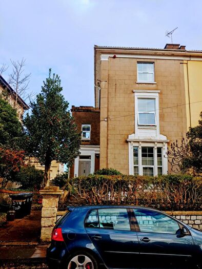 2 Bedroom Flat To Rent In Victoria Walk, Cotham, Bristol, BS6