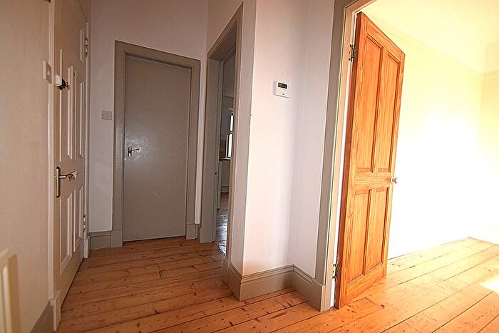 1 Bedroom Flat To Rent In King Street, Crieff, Perthshire, PH7