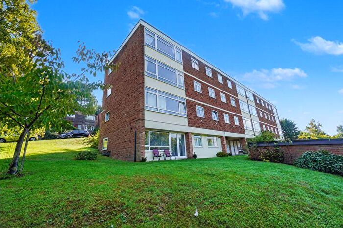 2 Bedroom Flat For Sale In Green Hill Gate, High Wycombe, HP13