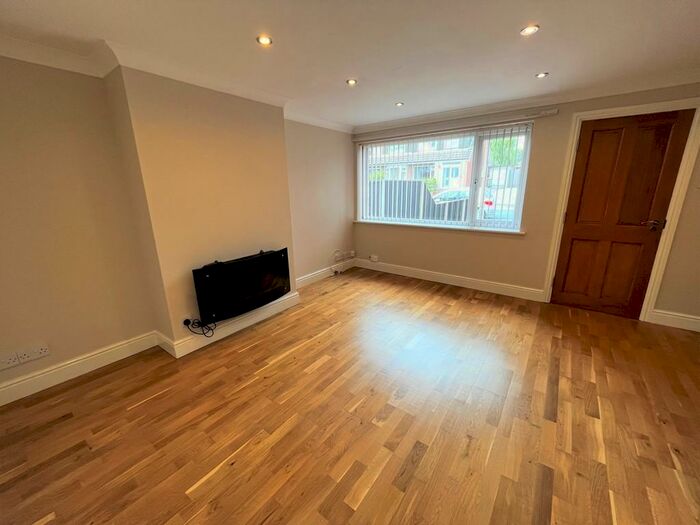 3 Bedroom Semi-Detached House To Rent In Compton Green, Fulwood, PR2