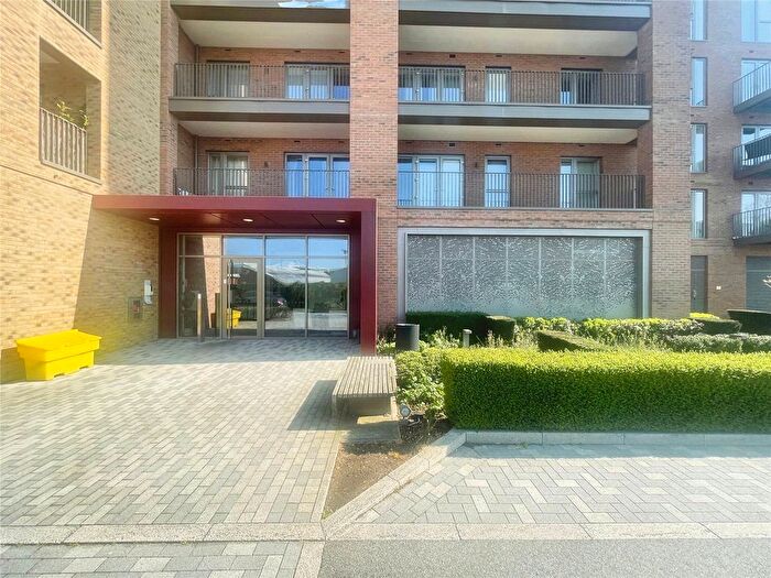 2 Bedroom Flat For Sale In Frogmore Avenue, Watford, Hertfordshire, WD17