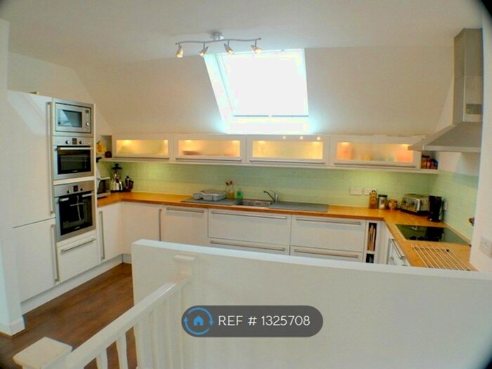 4 Bedroom Flat To Rent In Admiral Place, London, SE16