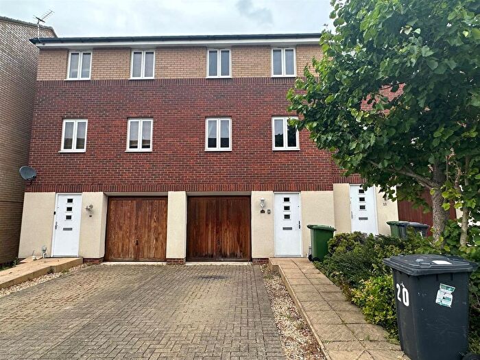 3 Bedroom Town House To Rent In Osier Avenue, Hampton Centre, Peterborough, PE7