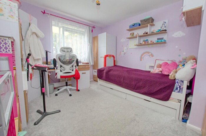 2 Bedroom Flat For Sale In Malwood Avenue, Southampton, Hampshire, SO16