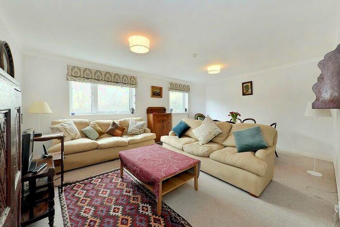 2 Bedroom Flat To Rent In Elm Park Gardens, Chelsea, SW10
