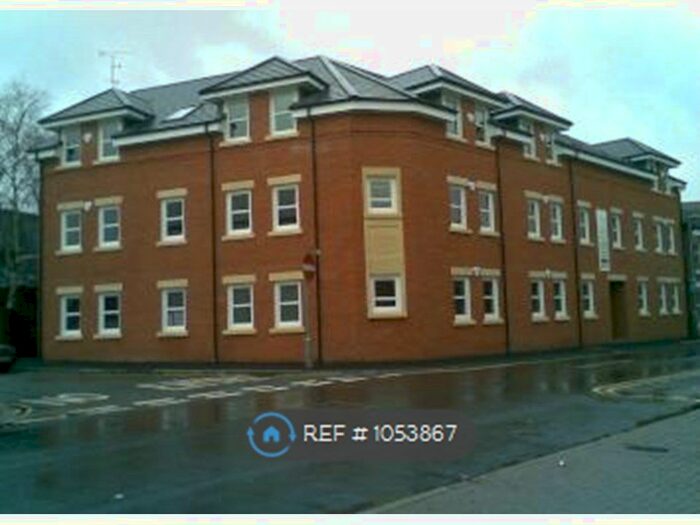 2 Bedroom Flat To Rent In Reynold Street, Hyde, SK14