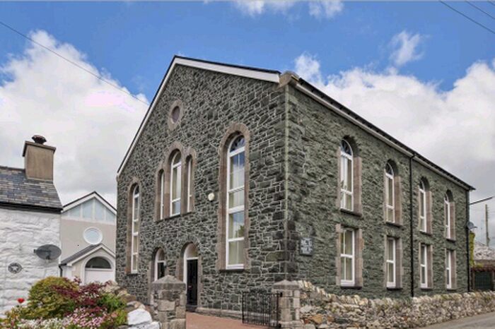 3 Bedroom Semi-Detached House To Rent In Brynrefail Chapel, Brynrefail, LL55
