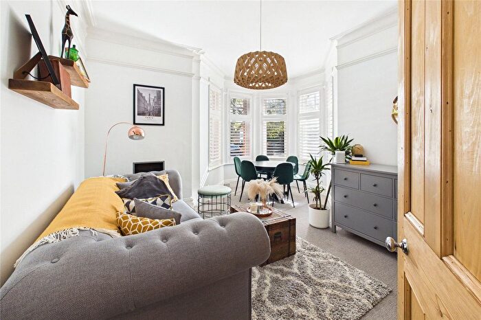 2 Bedroom Flat For Sale In Mount Nod Road, London, SW16