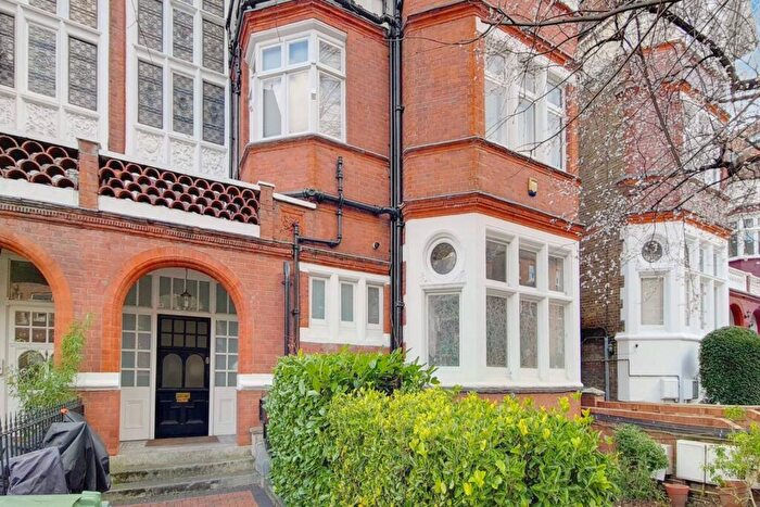 Studio To Rent In Frognal, Hampstead, London, NW3