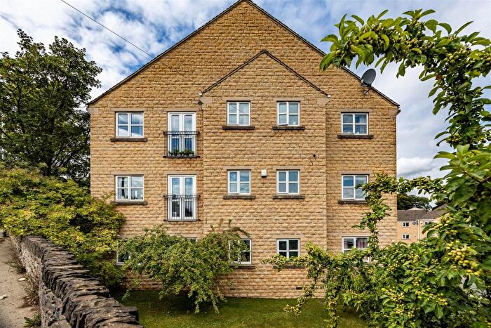 2 Bedroom Apartment For Sale In Spout Hill, Brighouse, HD6