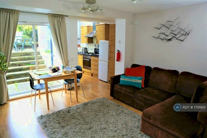 2 Bedroom Flat To Rent In Islington, London, N19