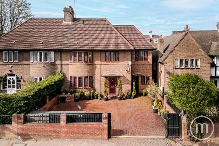 6 Bedroom Semi Detached House For Sale In Finchley Road, Golders Green, NW11