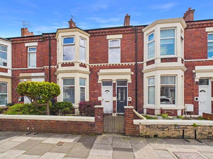 2 Bedroom Apartment For Sale In Bamborough Terrace, North Shields, NE30