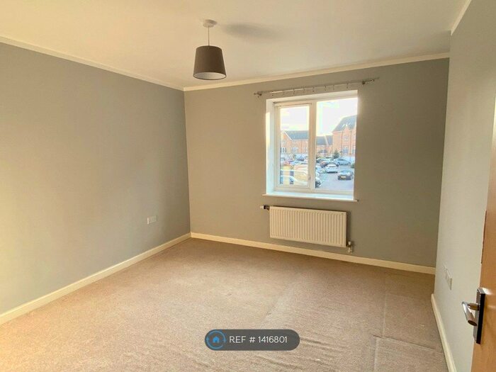 1 Bedroom Flat To Rent In Centurion House, Hayes, UB3