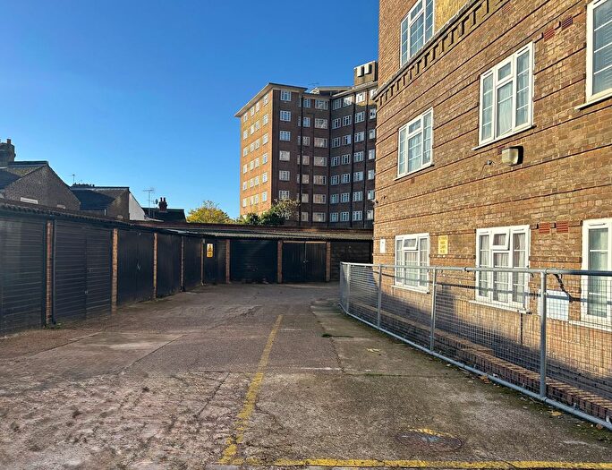 Garage / Parking To Rent In Ashford Road, London, NW2