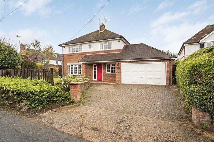 4 Bedroom Detached House For Sale In Old Lane, Knebworth, SG3