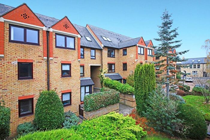 3 Bedroom Apartment For Sale In Bailey Mews, Auckland Road, Cambridge, CB5